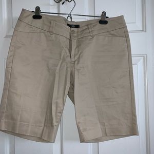 Khaki Bermuda shorts - size 12